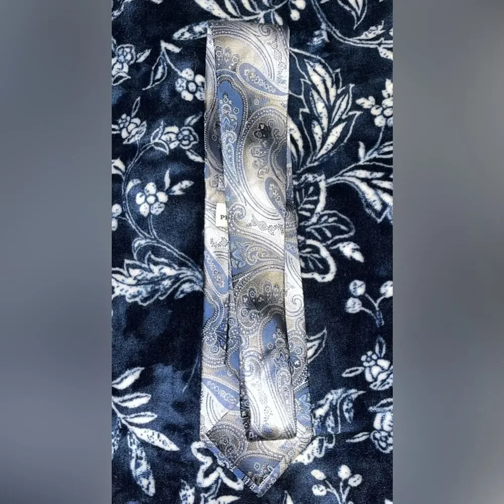 Pronto Uomo 100% Silk Blue Silver Paisley Print Necktie